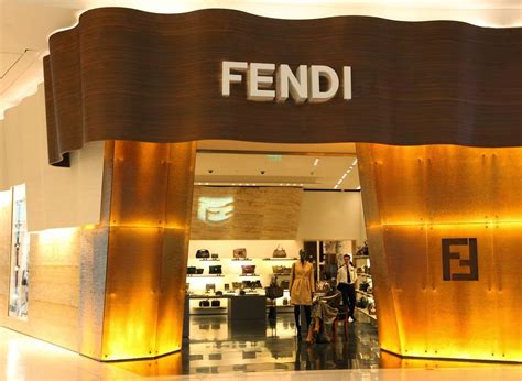 ≡ FENDI in Saldo / Outlet .